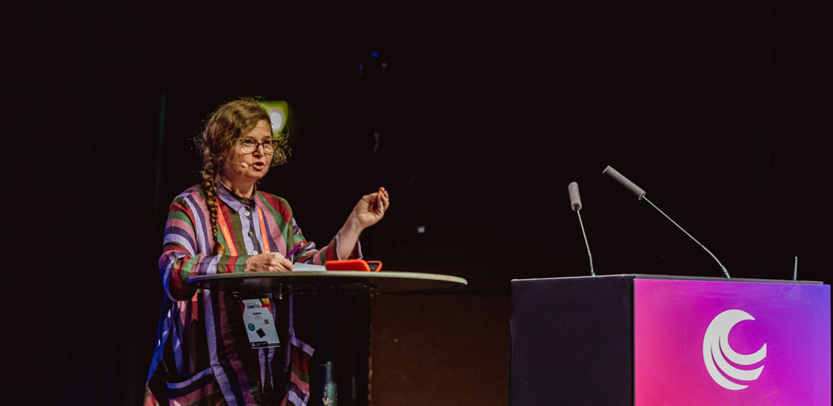 EuroSTAR 2019 speaker Isabel Evans giving a keynote on stage