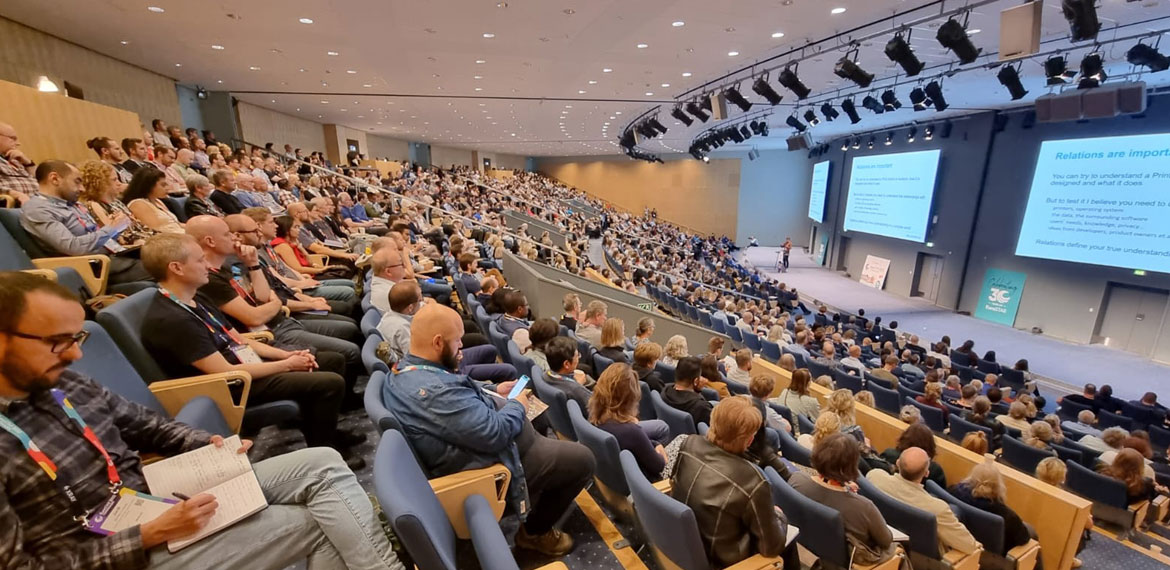 A packed auditorium at a EuroSTAR 2022 keynote talk